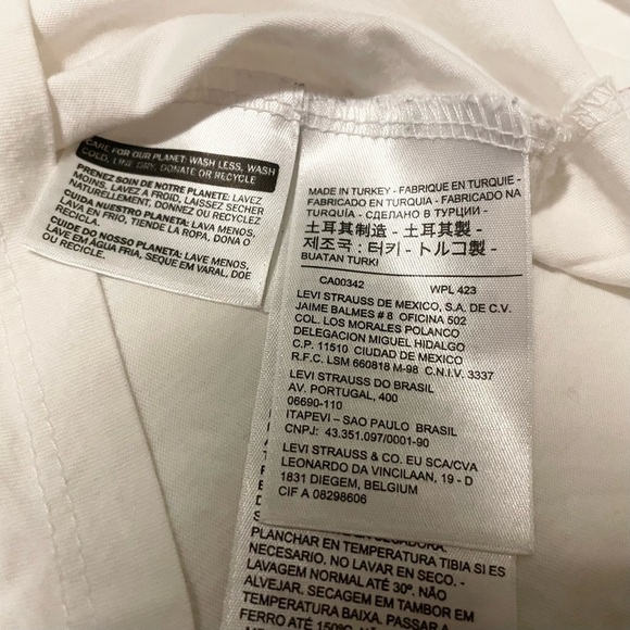 Levi's White T-Shirt Women’s Size Medium - Picture 10 of 16